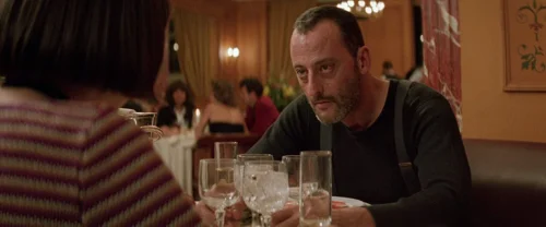 Still frame 199 from Léon: The Professional (1994) directed by Luc Besson