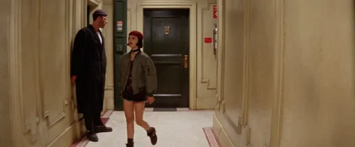 Still frame 203 from Léon: The Professional (1994) directed by Luc Besson