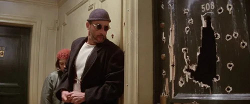 Still frame 207 from Léon: The Professional (1994) directed by Luc Besson