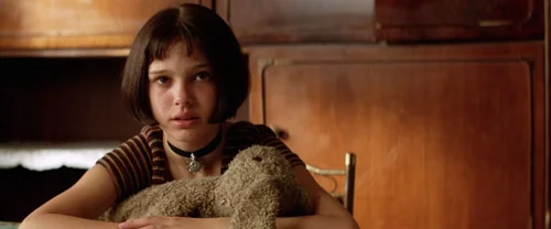 Still frame 215 from Léon: The Professional (1994) directed by Luc Besson