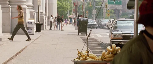 Still frame 226 from Léon: The Professional (1994) directed by Luc Besson