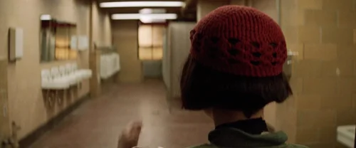 Still frame 231 from Léon: The Professional (1994) directed by Luc Besson