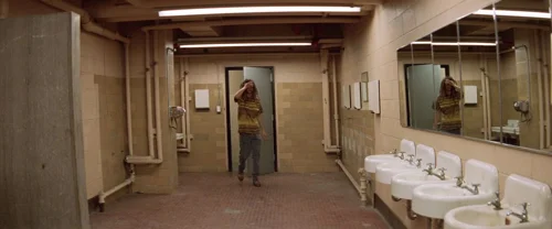 Still frame 242 from Léon: The Professional (1994) directed by Luc Besson