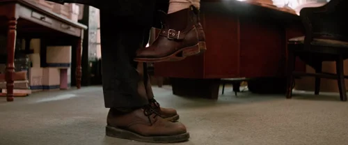 Still frame 254 from Léon: The Professional (1994) directed by Luc Besson