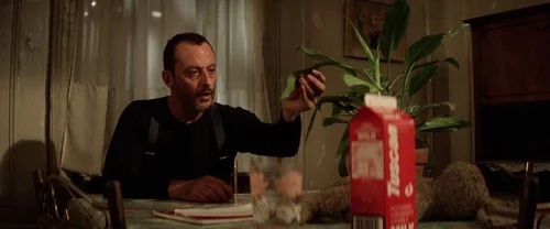 Still frame 256 from Léon: The Professional (1994) directed by Luc Besson