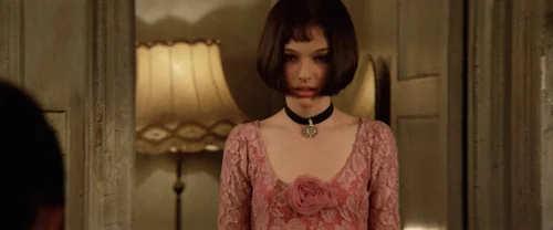Still frame 257 from Léon: The Professional (1994) directed by Luc Besson