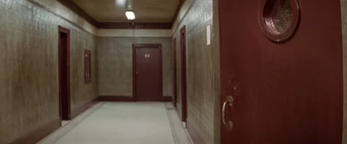 Still frame 277 from Léon: The Professional (1994) directed by Luc Besson