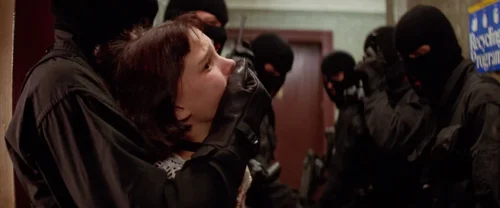 Still frame 279 from Léon: The Professional (1994) directed by Luc Besson