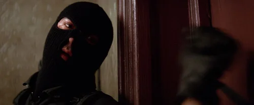 Still frame 280 from Léon: The Professional (1994) directed by Luc Besson