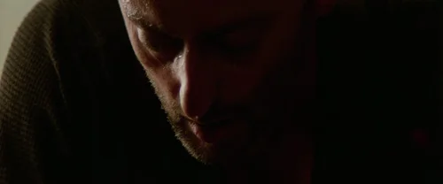 Still frame 302 from Léon: The Professional (1994) directed by Luc Besson