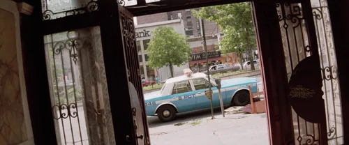 Still frame 315 from Léon: The Professional (1994) directed by Luc Besson