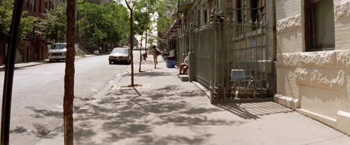 Still frame 316 from Léon: The Professional (1994) directed by Luc Besson