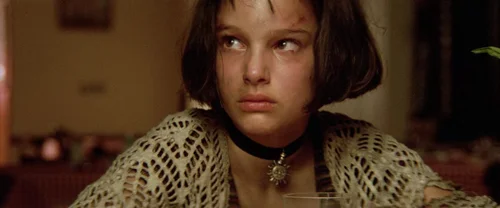 Still frame 323 from Léon: The Professional (1994) directed by Luc Besson