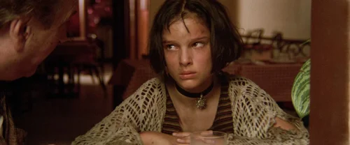 Still frame 325 from Léon: The Professional (1994) directed by Luc Besson