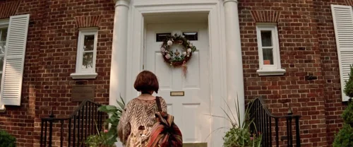 Still frame 328 from Léon: The Professional (1994) directed by Luc Besson