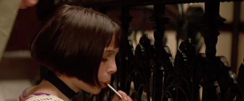 Still frame 37 from Léon: The Professional (1994) directed by Luc Besson