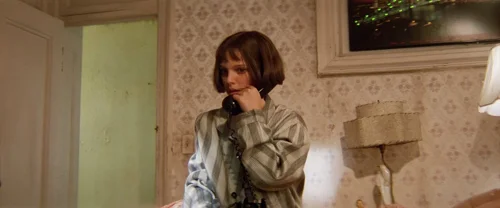 Still frame 49 from Léon: The Professional (1994) directed by Luc Besson