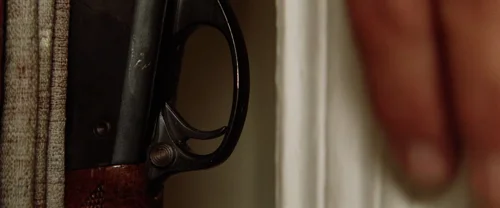 Still frame 68 from Léon: The Professional (1994) directed by Luc Besson