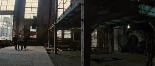 Still frame 81 from Looper (2012) directed by Rian Johnson