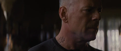 Still frame 112 from Looper (2012) directed by Rian Johnson