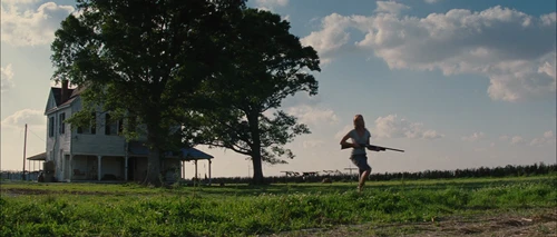 Still frame 126 from Looper (2012) directed by Rian Johnson