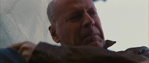 Still frame 165 from Looper (2012) directed by Rian Johnson