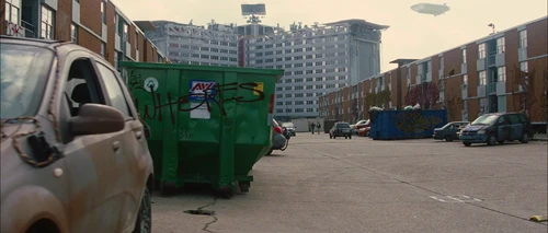 Still frame 190 from Looper (2012) directed by Rian Johnson