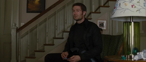 Still frame 202 from Looper (2012) directed by Rian Johnson