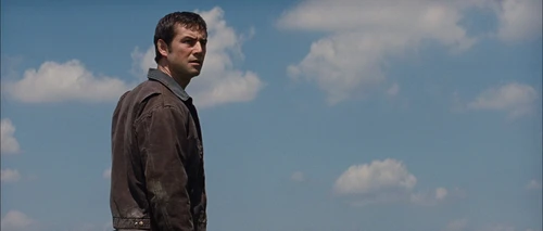 Still frame 223 from Looper (2012) directed by Rian Johnson