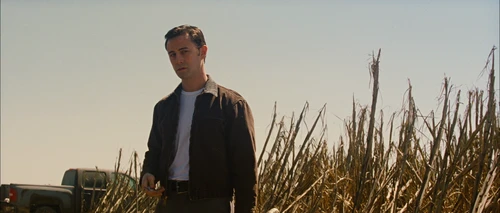 Still frame 61 from Looper (2012) directed by Rian Johnson