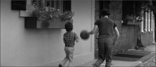 Still frame 32 from Manhattan (1979) directed by Woody Allen