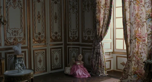 Still frame 112 from Marie Antoinette (2006) directed by Sofia Coppola