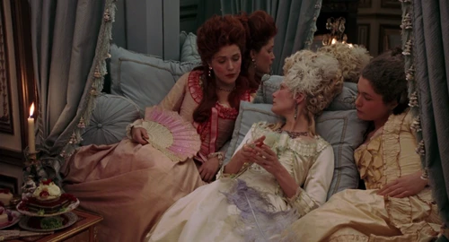 Still frame 117 from Marie Antoinette (2006) directed by Sofia Coppola