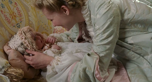 Still frame 160 from Marie Antoinette (2006) directed by Sofia Coppola