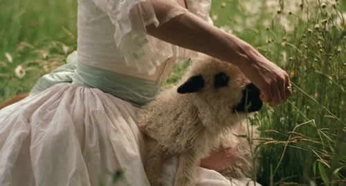 Still frame 165 from Marie Antoinette (2006) directed by Sofia Coppola