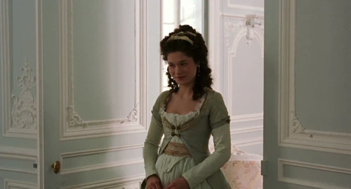 Still frame 174 from Marie Antoinette (2006) directed by Sofia Coppola