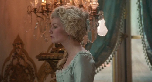 Still frame 192 from Marie Antoinette (2006) directed by Sofia Coppola