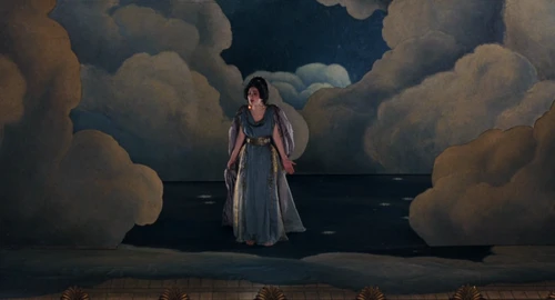 Still frame 202 from Marie Antoinette (2006) directed by Sofia Coppola