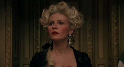 Still frame 203 from Marie Antoinette (2006) directed by Sofia Coppola