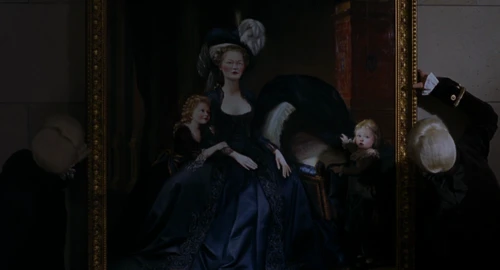 Still frame 204 from Marie Antoinette (2006) directed by Sofia Coppola