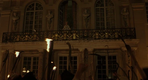 Still frame 218 from Marie Antoinette (2006) directed by Sofia Coppola