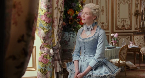 Still frame 31 from Marie Antoinette (2006) directed by Sofia Coppola