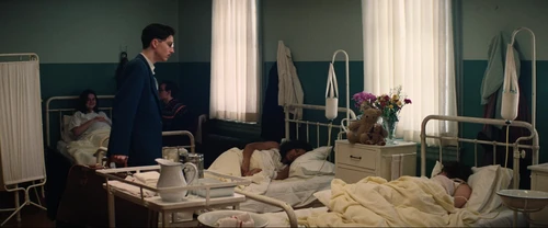 Still frame 236 from Marty Supreme (2025) directed by Josh Safdie