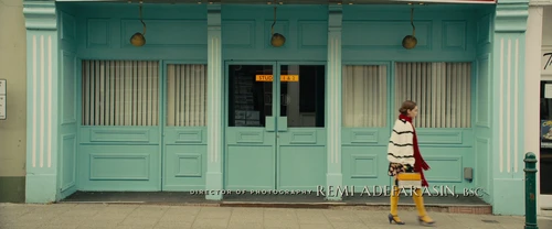 Still frame 7 from Me Before You (2016) directed by Thea Sharrock