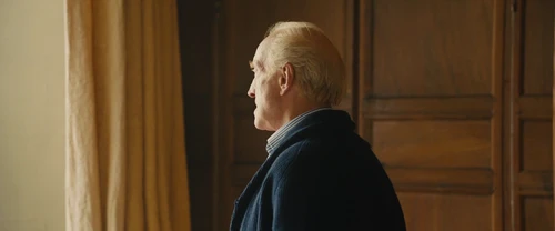 Still frame 102 from Me Before You (2016) directed by Thea Sharrock