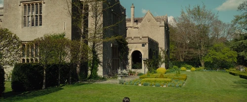 Still frame 35 from Me Before You (2016) directed by Thea Sharrock