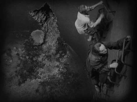 Still frame 242 from Metropolis (1927) directed by Fritz Lang