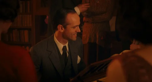 Still frame 14 from Midnight in Paris (2011) directed by Woody Allen