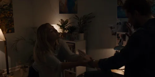 Still frame 18 from Midsommar (2019) directed by Ari Aster