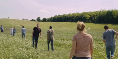 Still frame 28 from Midsommar (2019) directed by Ari Aster